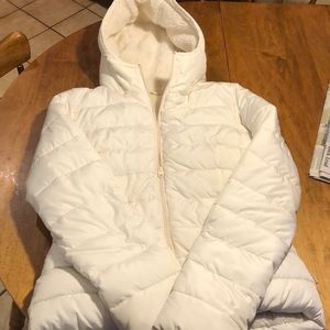 HOLLISTER WOMENS DOWN JACKET. White Size Small.Excellent condition. Nice & Warm